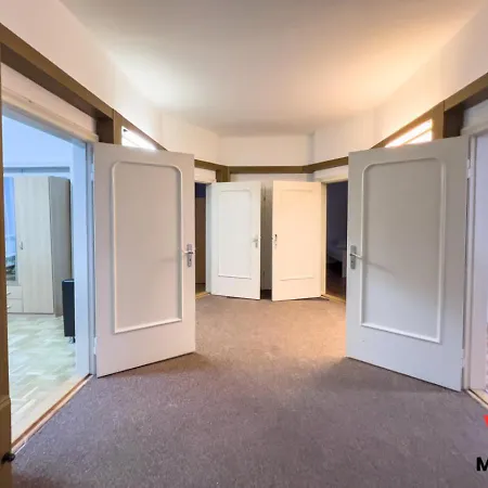 Grosse, Helle Monteurwohnung *