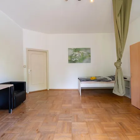 Space Comfort Mit Balkon Bis Zu 6 Personen Апартаменты Бремен